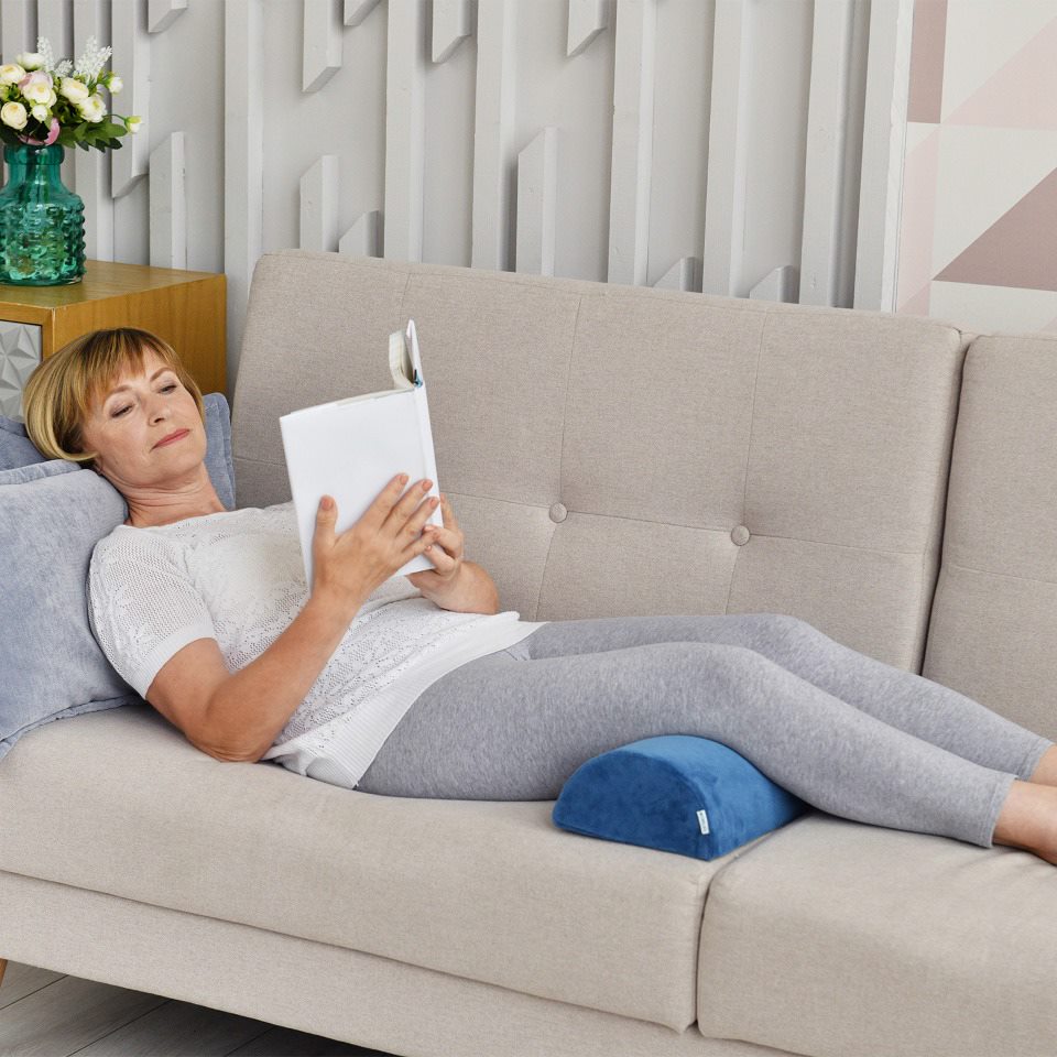 Подушка ортопедическая ПФ209 Трелакс валик ROLLER, размер 18*47*9 купить в OrtoMir24